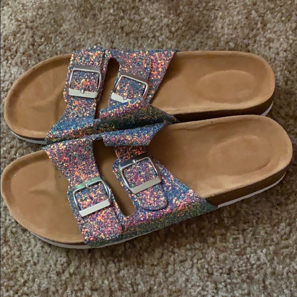 Sandals - Picture 2 of 3
